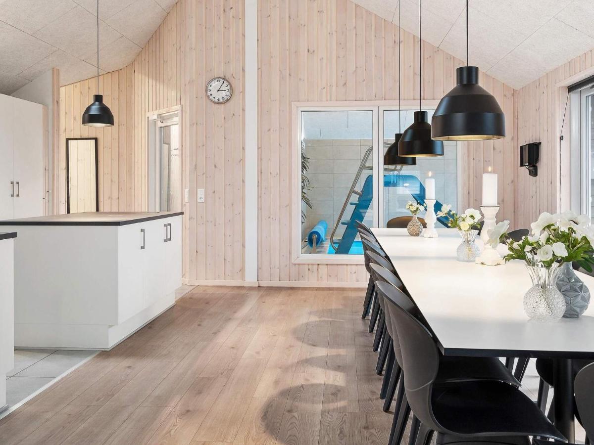 18 Person Holiday Home In Hasselberg 카페룬 외부 사진