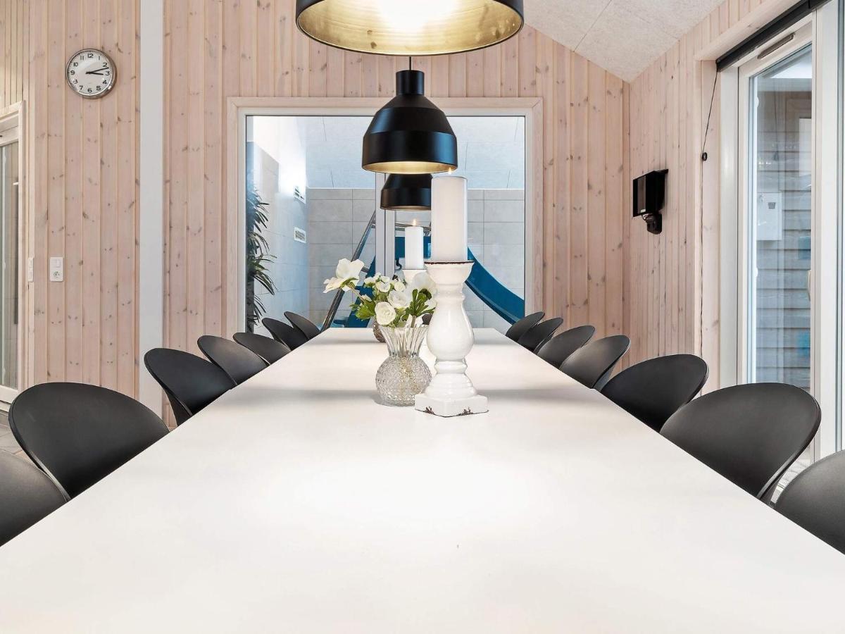 18 Person Holiday Home In Hasselberg 카페룬 외부 사진